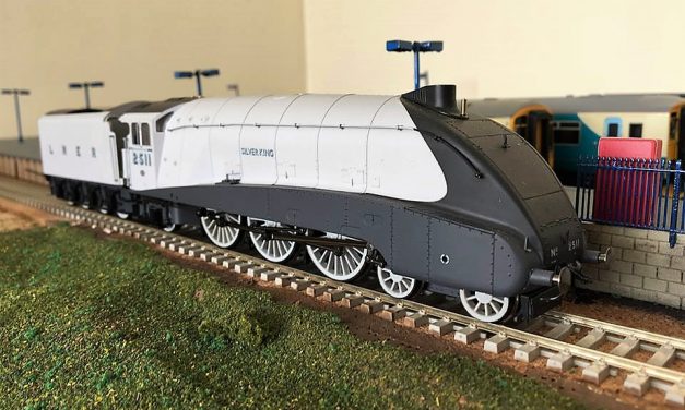 Hornby R3308 Silver King Limited Edition